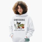 cat-gardening-because-murder-is-wrong-shirt-1_qdm5zd